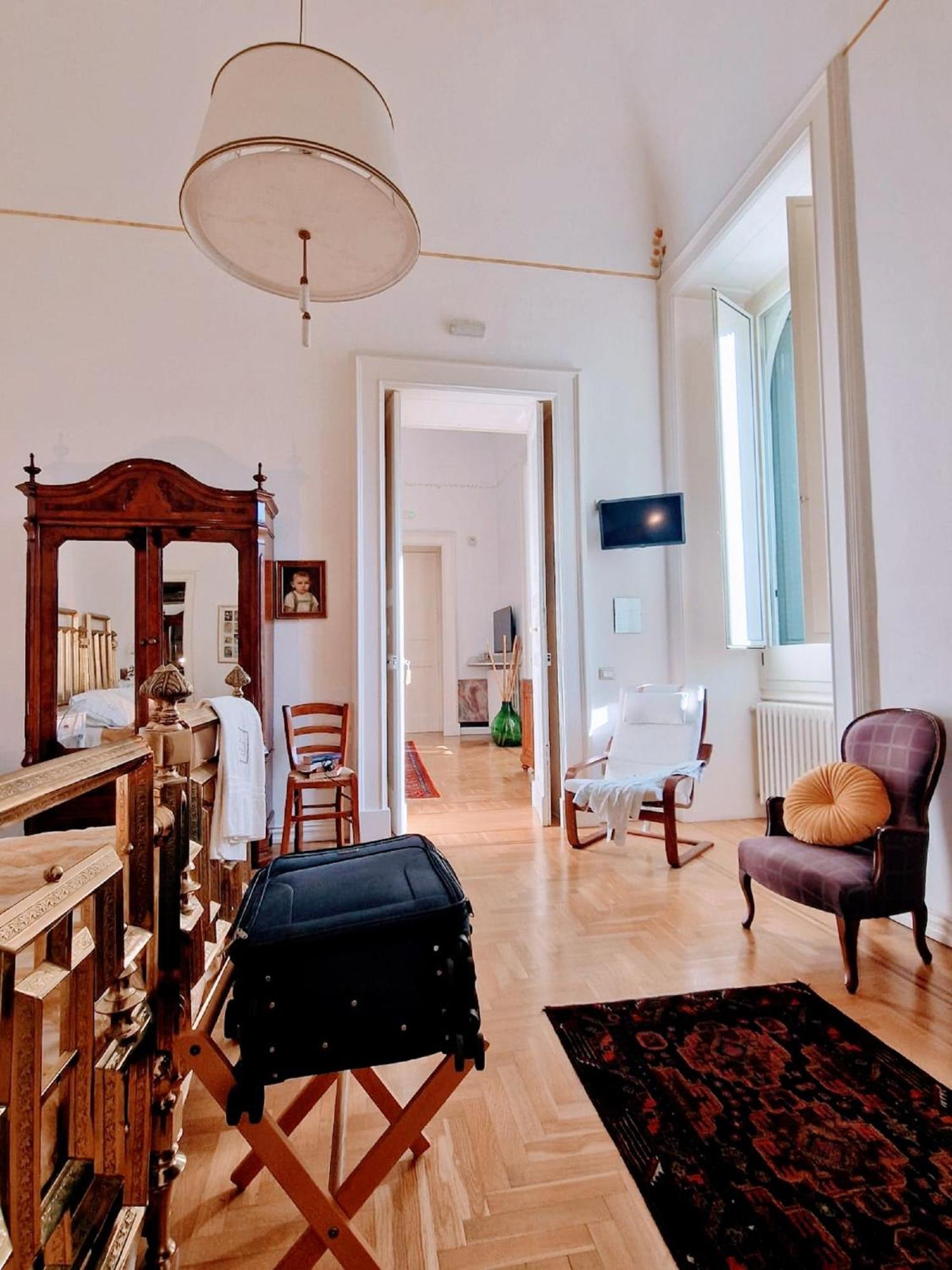 Palazzo De Giorgi B&B Лече Екстериор снимка